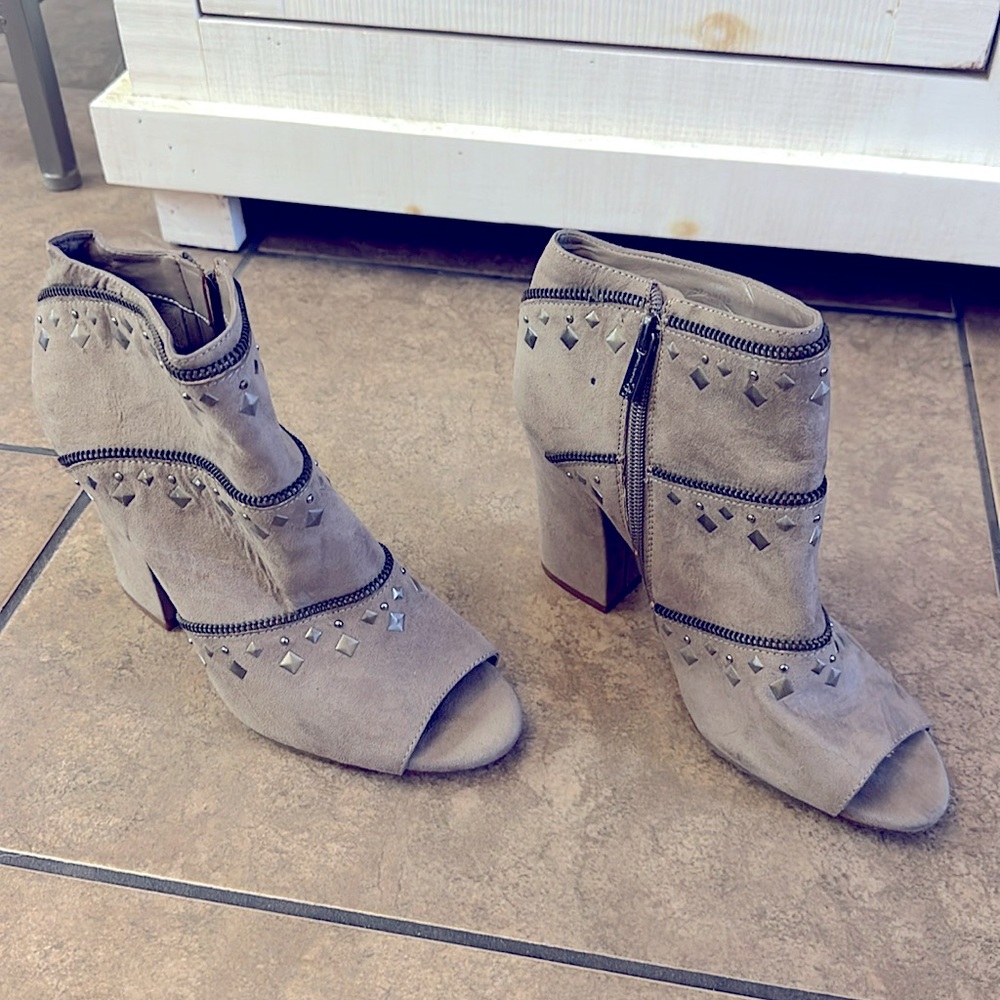 Jessica Simpson boots